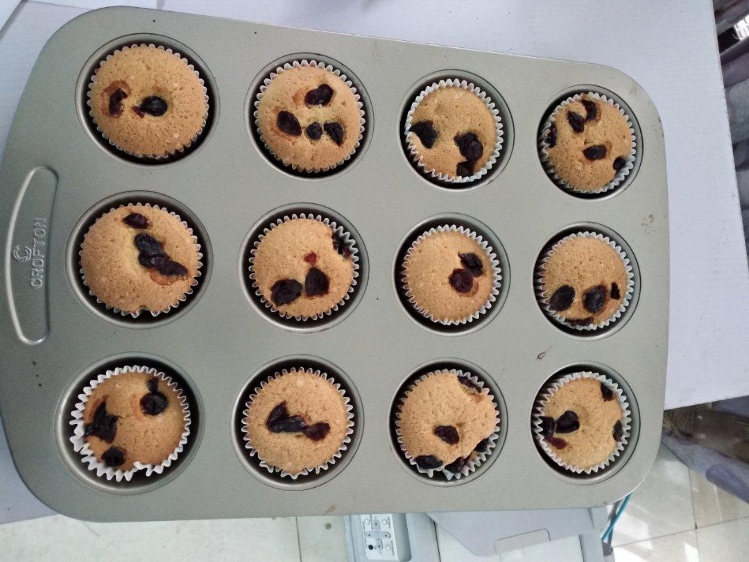 原味海绵纸杯蛋糕（非常适合裱花、盖糖皮的cupcake方子）