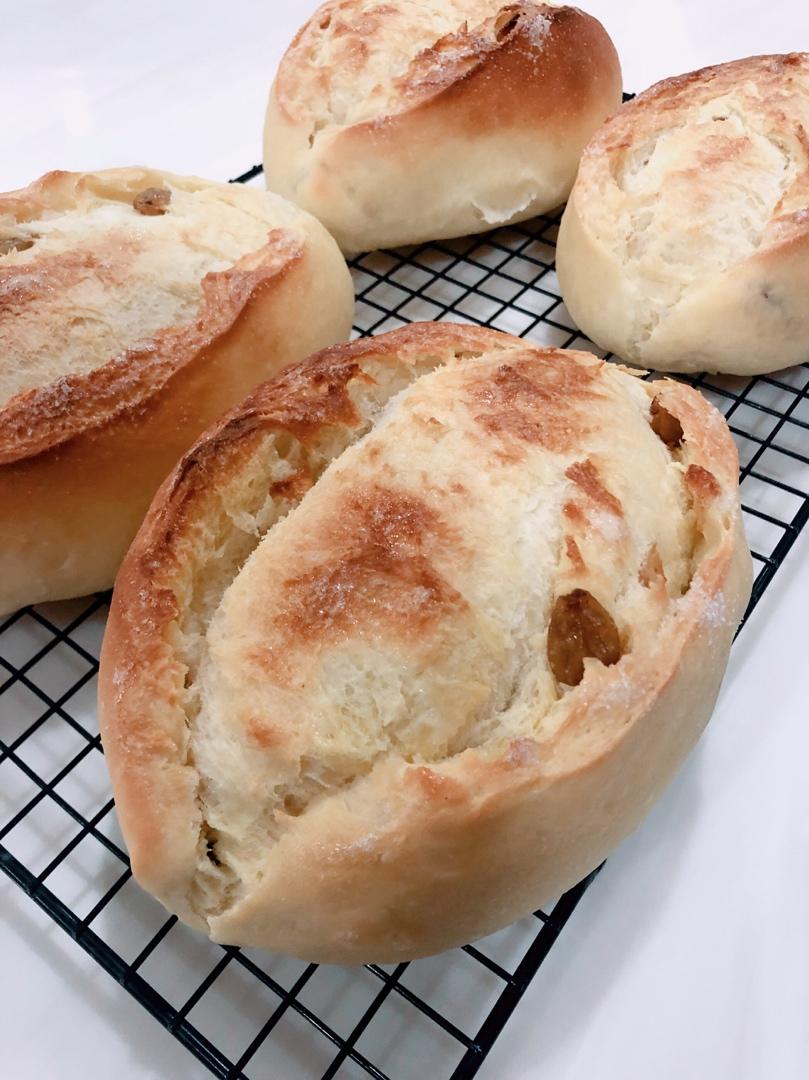 葡萄软欧（仿原麦山丘）Milk flavored bread filled with raisins and butter