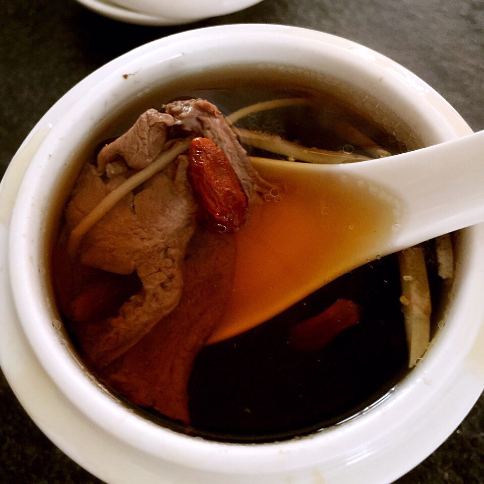 光头瘦子做的枸杞猪心汤