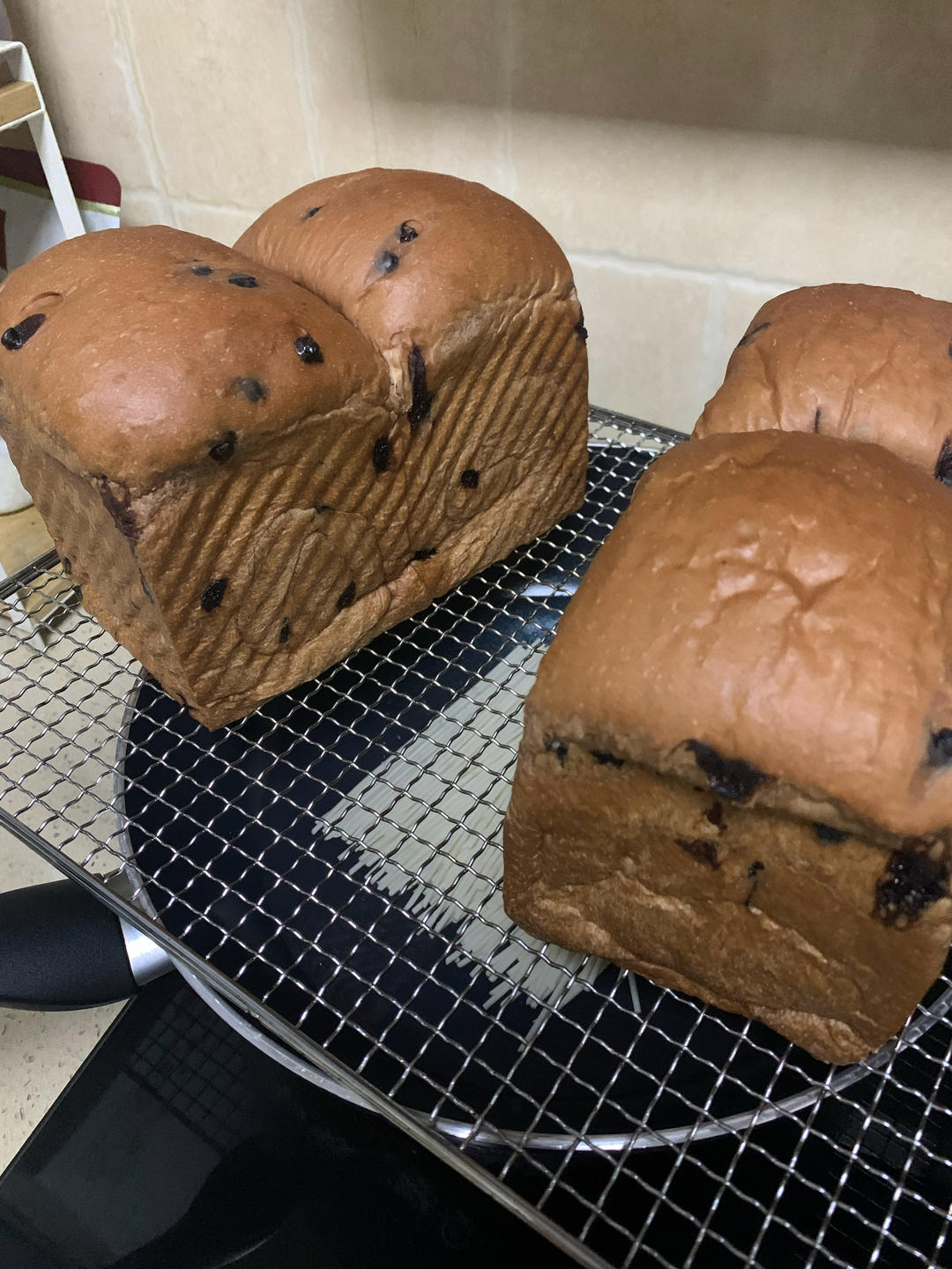 不放巧克力的吐司怎么能叫「巧克力吐司」呢？