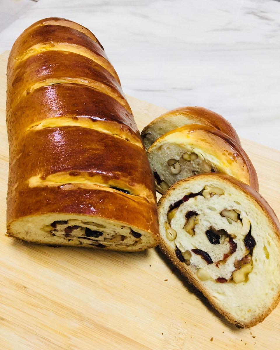 新疆果仁大列巴