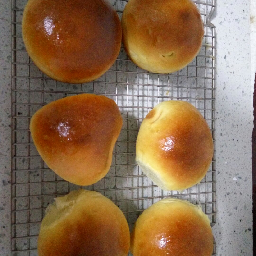巨蛋牛奶面包