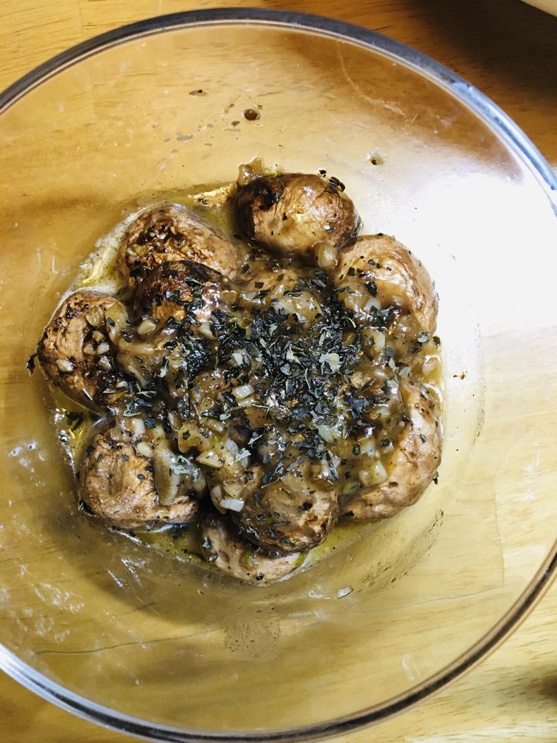 蒜香黄油烤蘑菇
