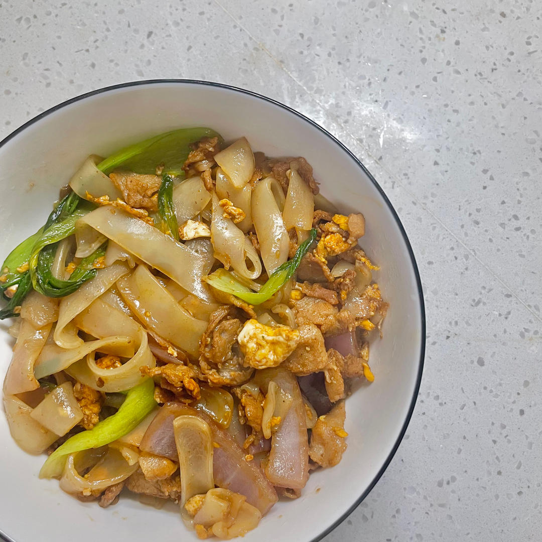 路边摊的炒河粉