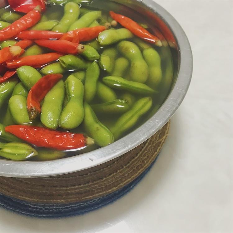 厨师长教你一道小吃：“盐水毛豆”的家常做法，好吃的停不下来