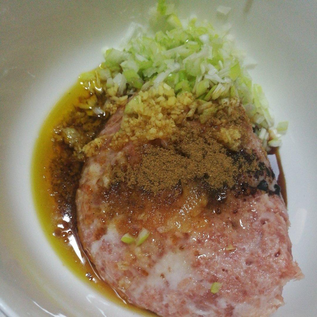 堂妈教你做鲜藕猪肉水饺