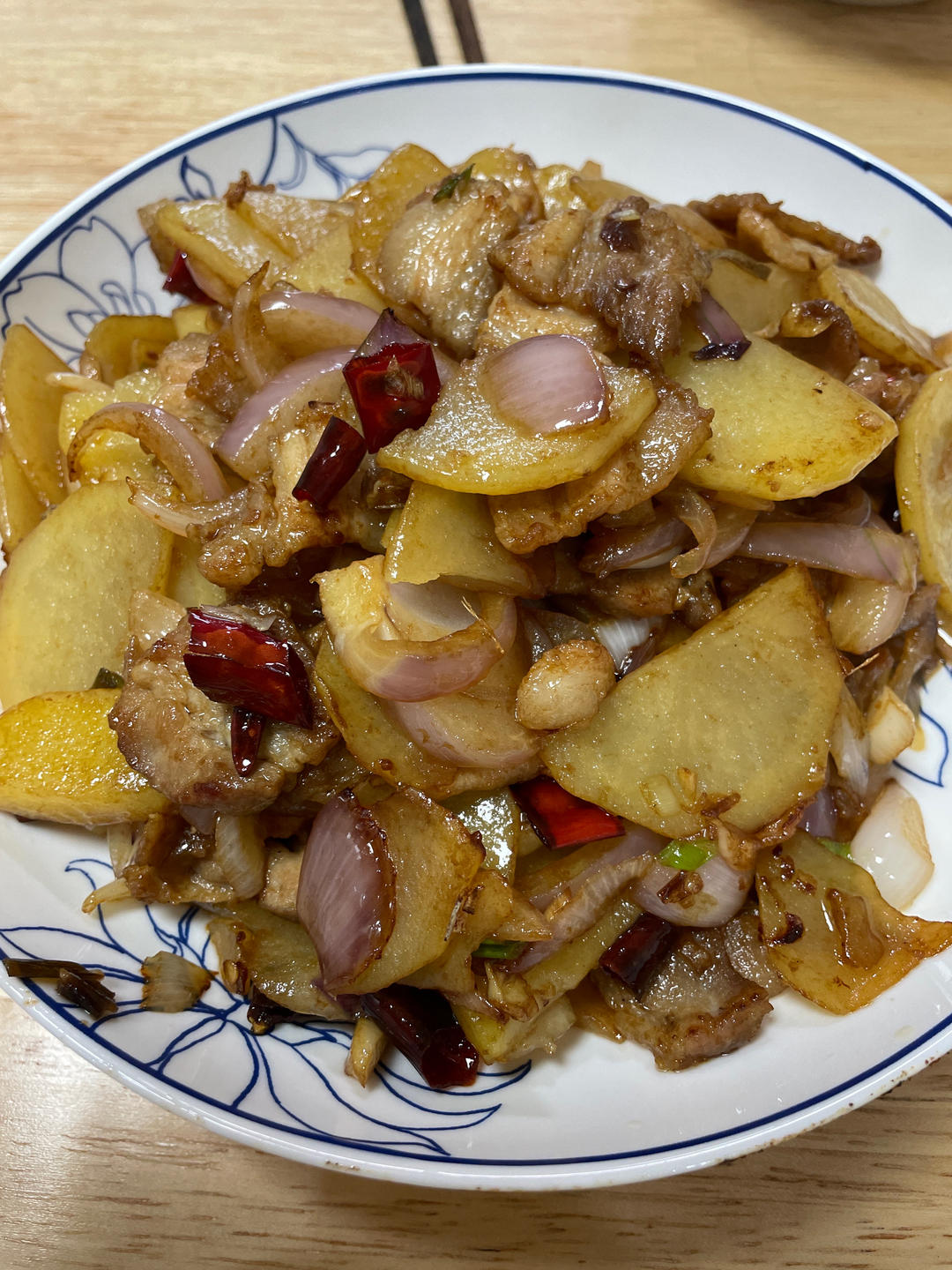 五花肉干煎土豆