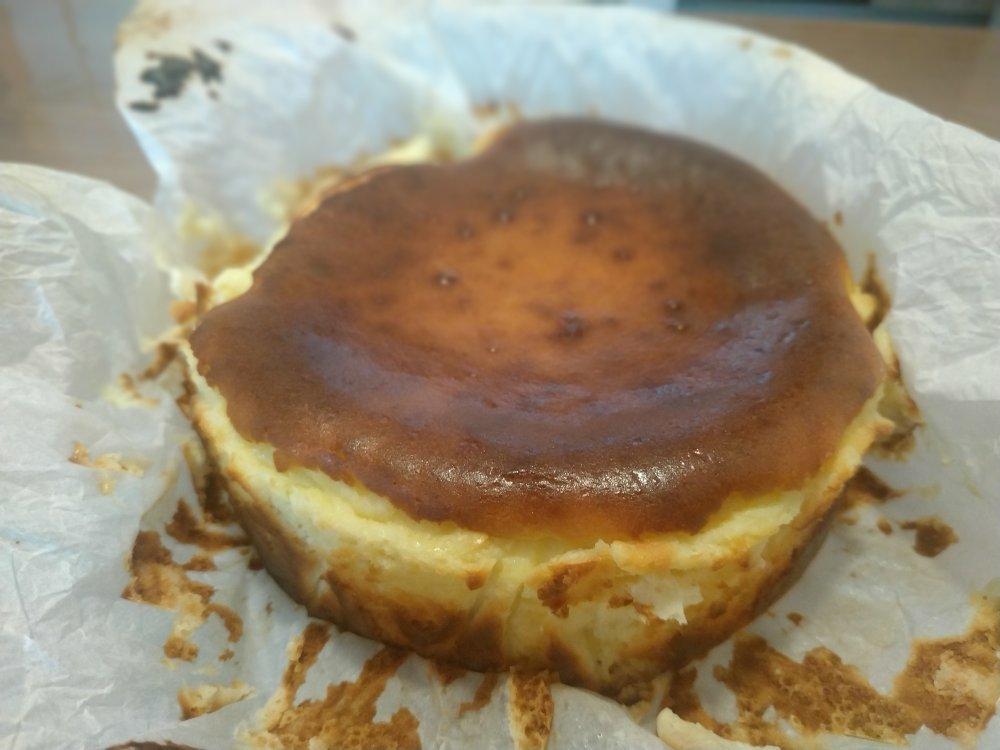 曼食慢语丨酸奶巴斯克蛋糕