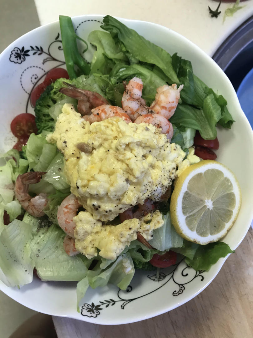 堂妈小厨—藜麦虾仁沙拉