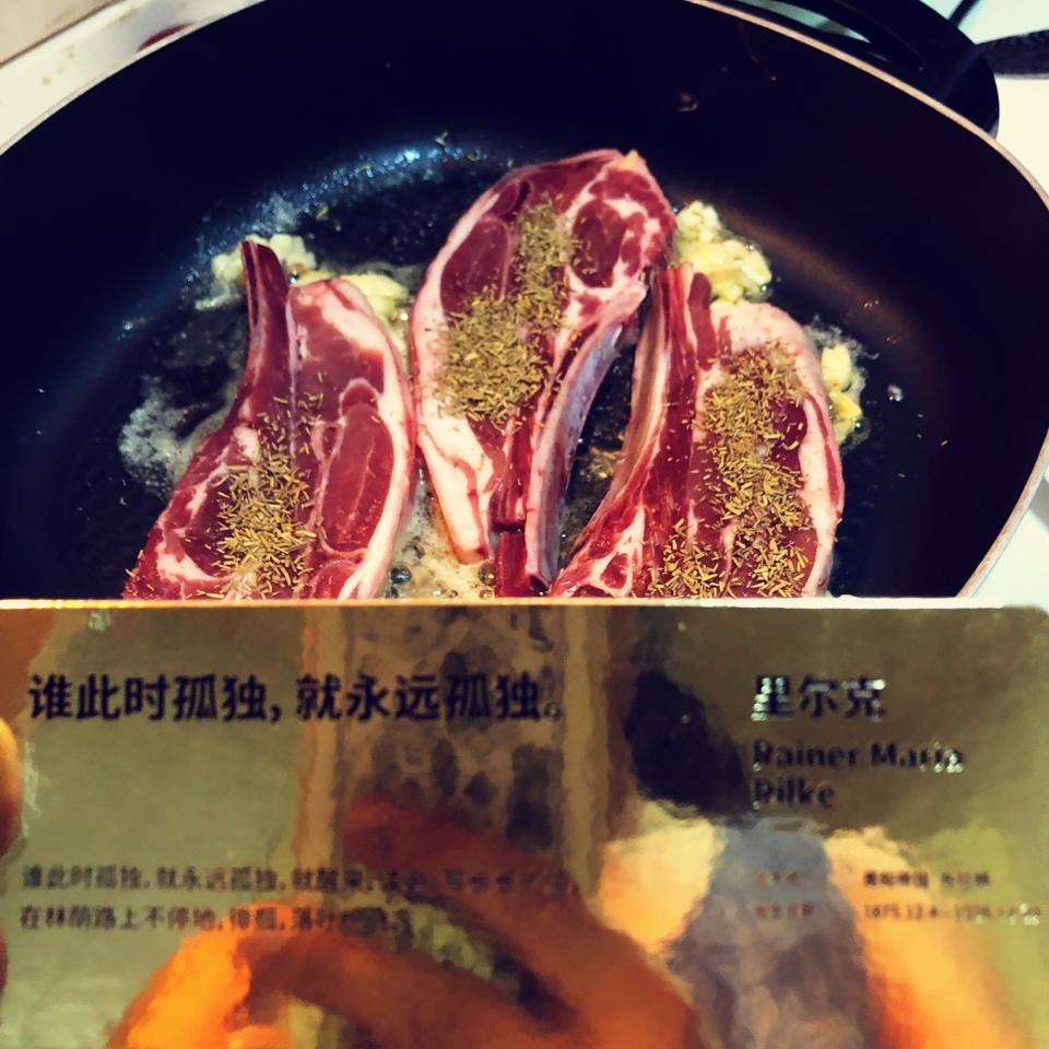 嫩煎弥迭香羊排