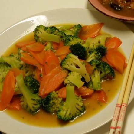 百姓人家——西兰花胡萝卜炒蘑菇