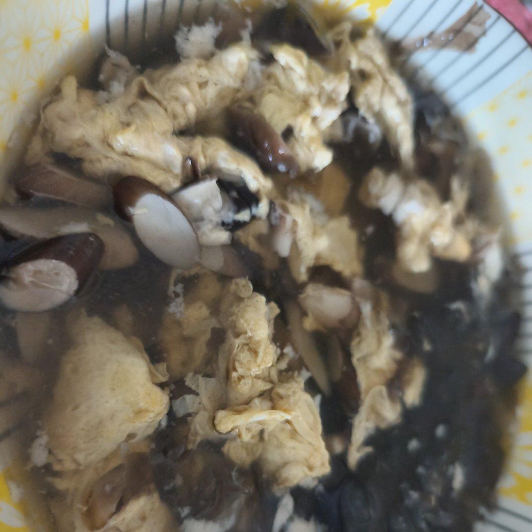 鲜香鸡枞菌鸡蛋汤🍲