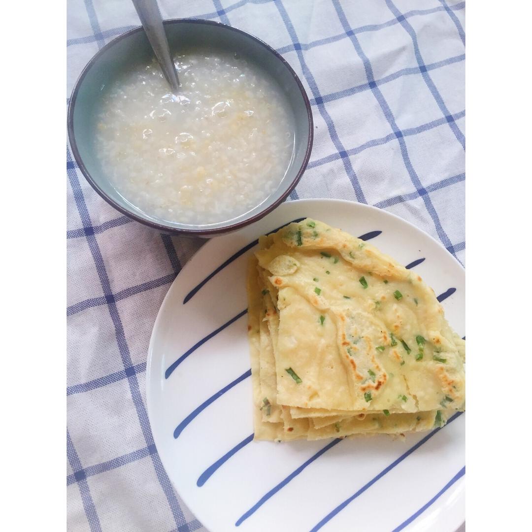 10分钟快手早餐~葱香蛋煎饼