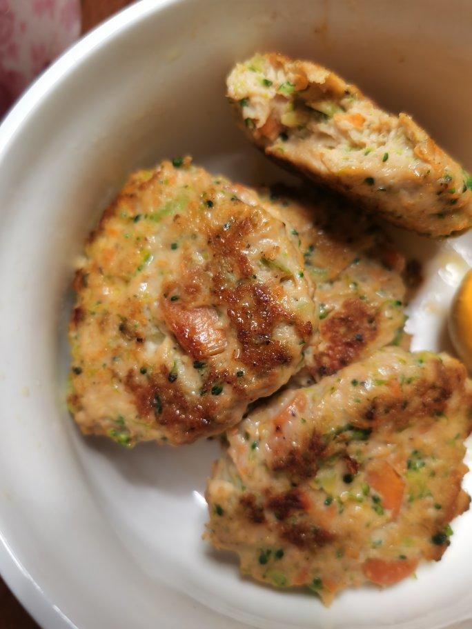 减肥餐：香煎鸡胸肉饼