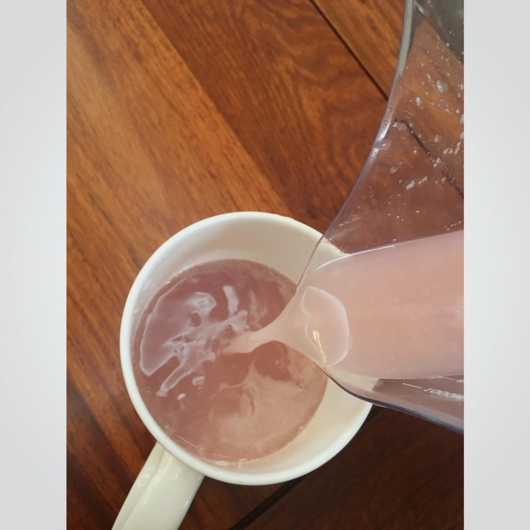 给我一个杯子，我要喝下全世界