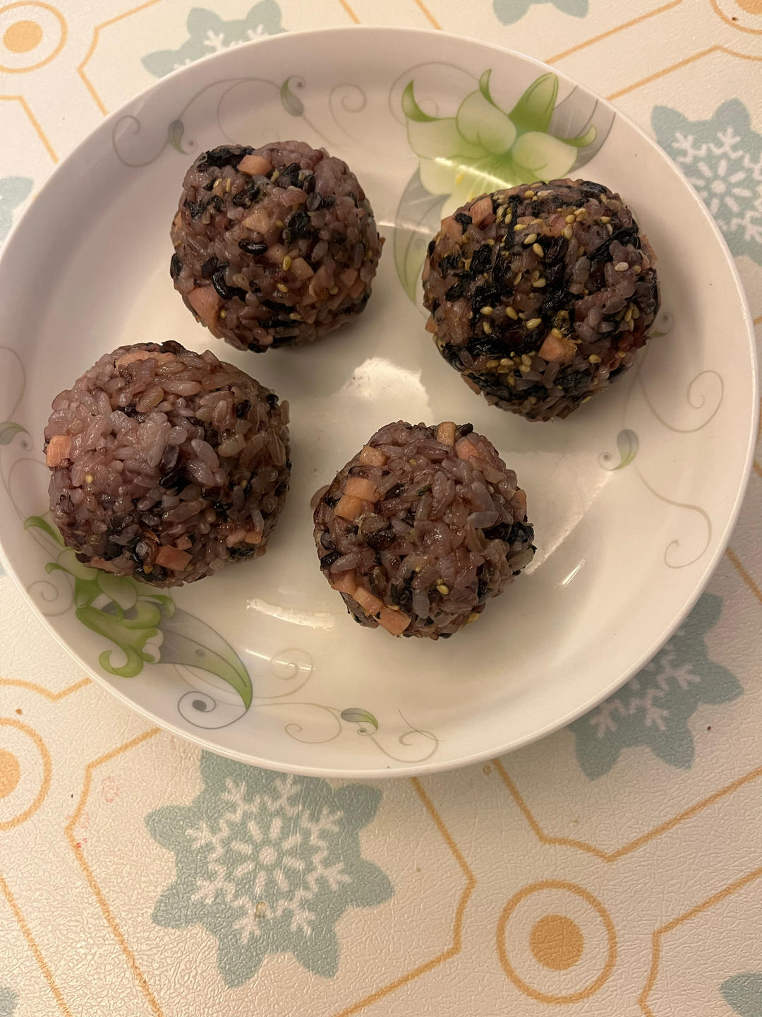 海苔肉松饭团