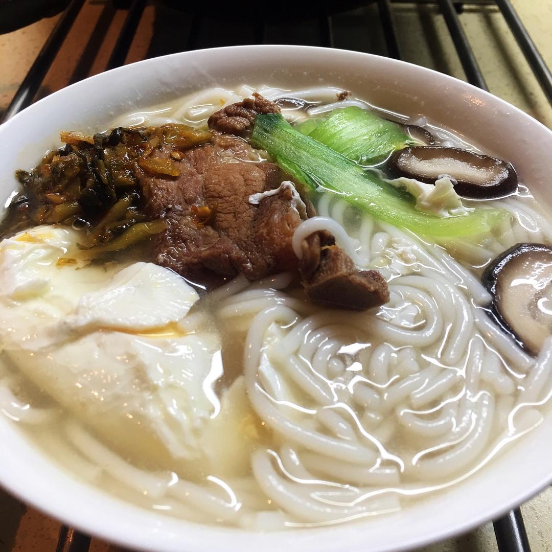 飘翎007做的排骨汤米线