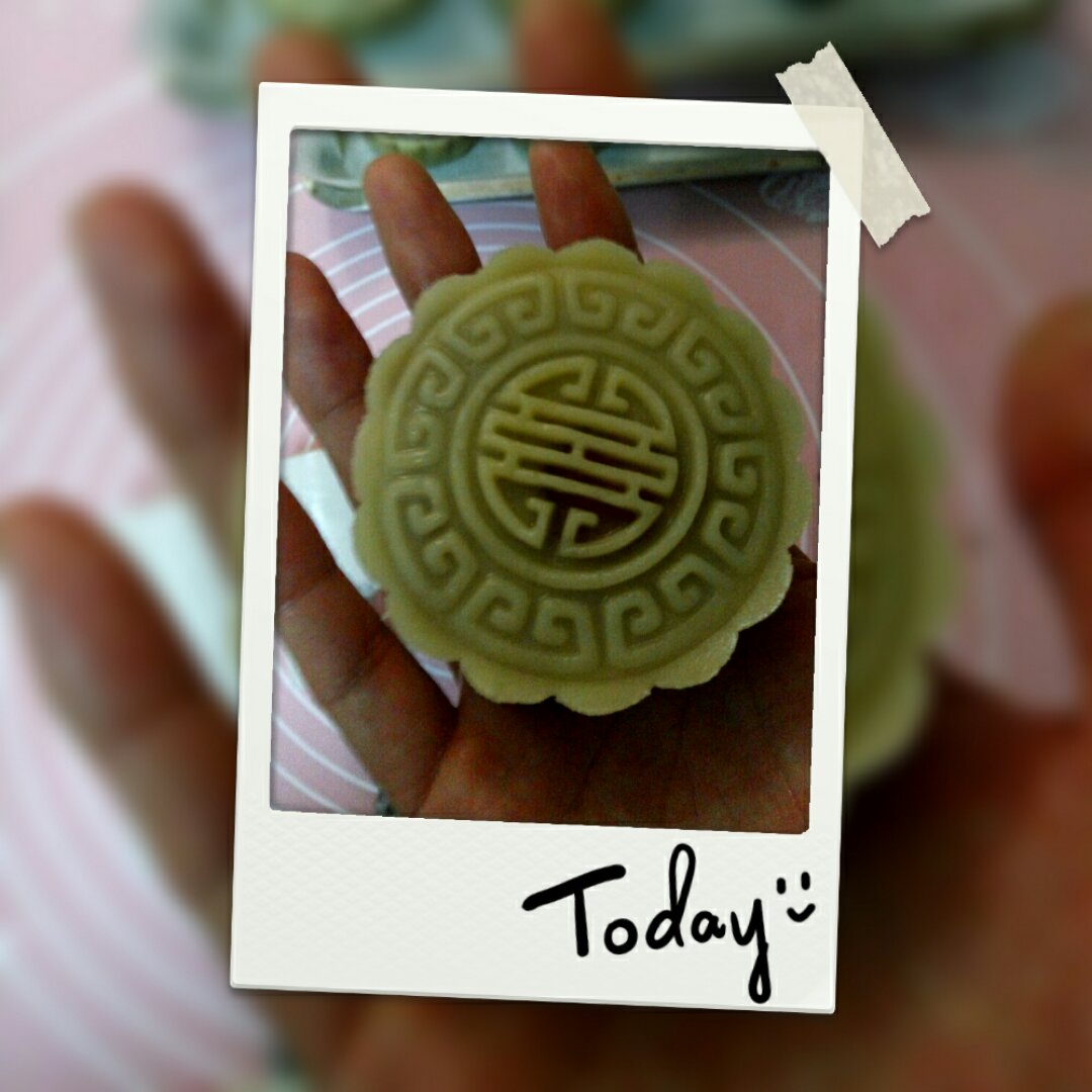 广式月饼—蛋黄莲蓉月饼