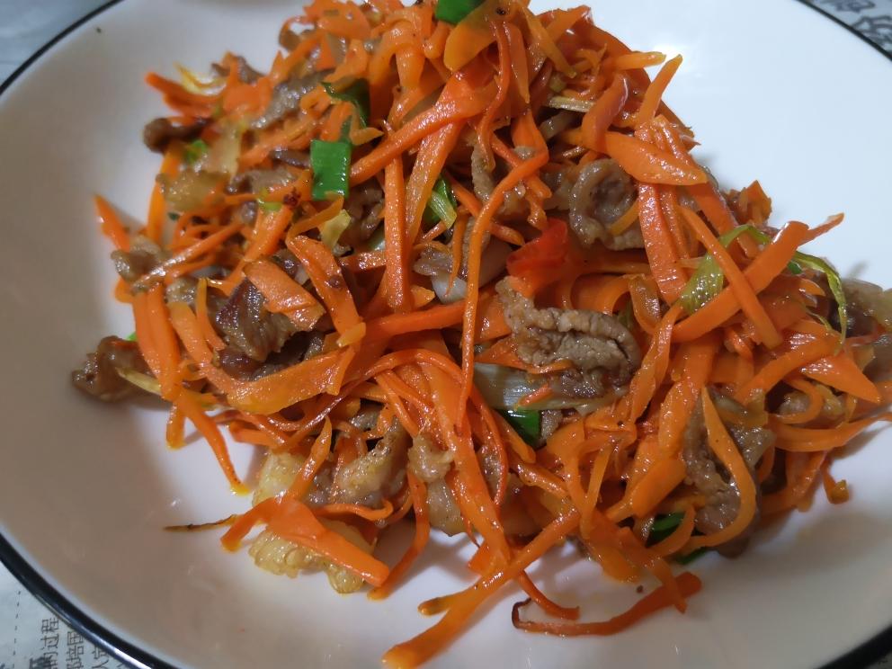 快手菜  胡萝卜丝炒肉