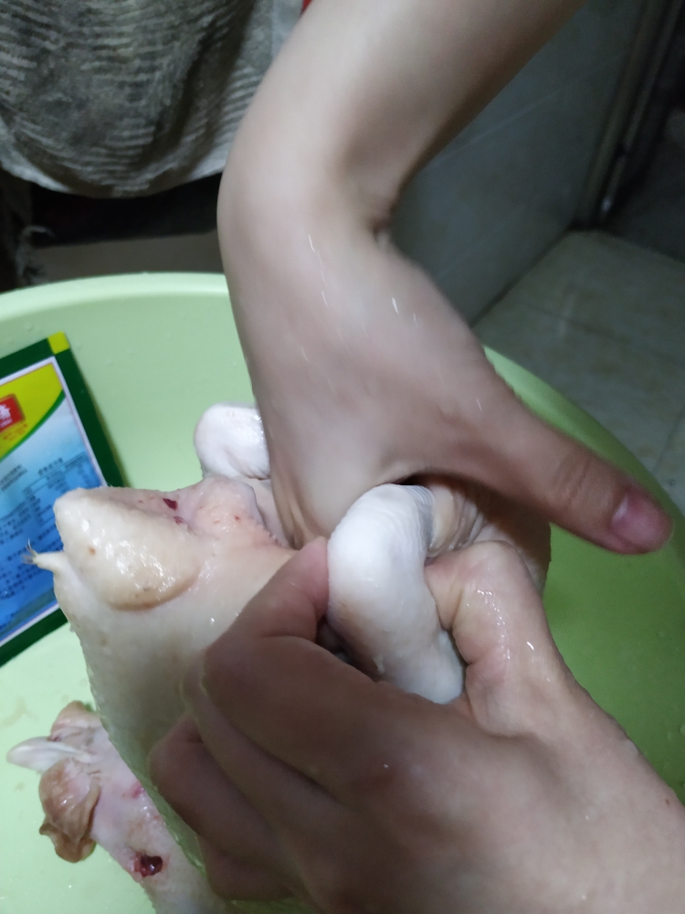 手撕盐焗鸡的做法 步骤3