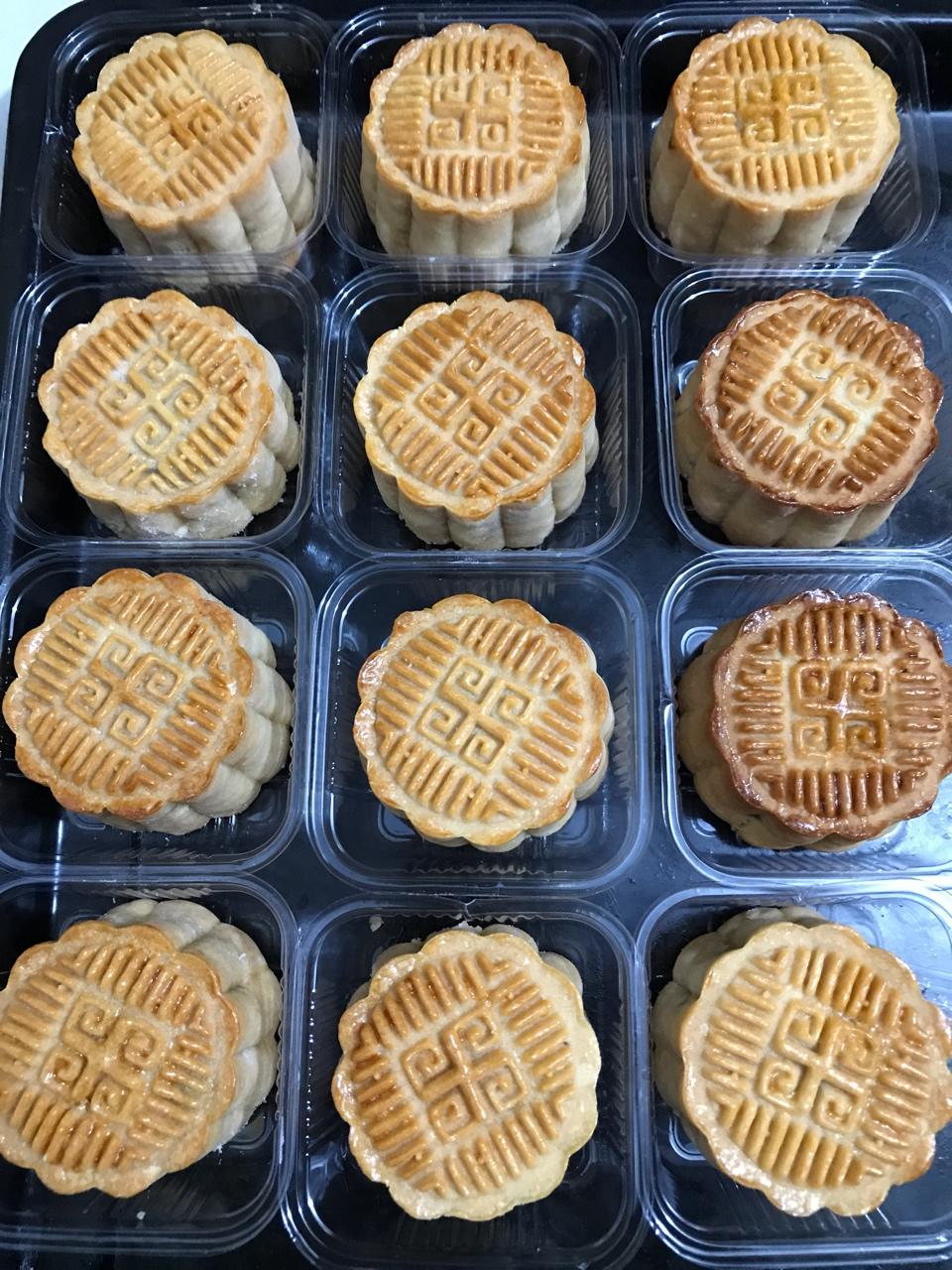 广式月饼—蛋黄莲蓉月饼
