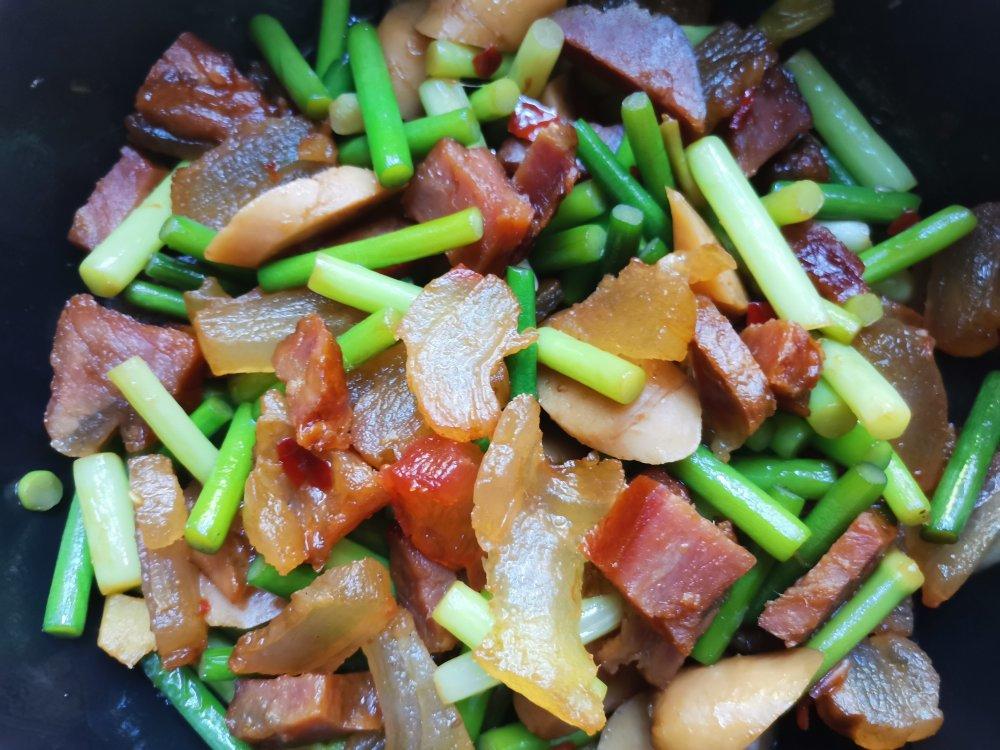 湖南人的家常菜-蒜苗（蒜苔）炒肉