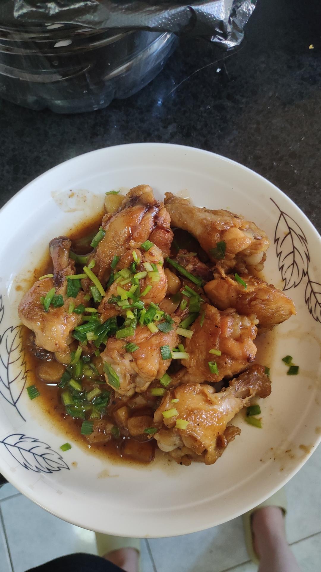 好吃到舔手指的「蒜香蜜汁鸡翅根」👍