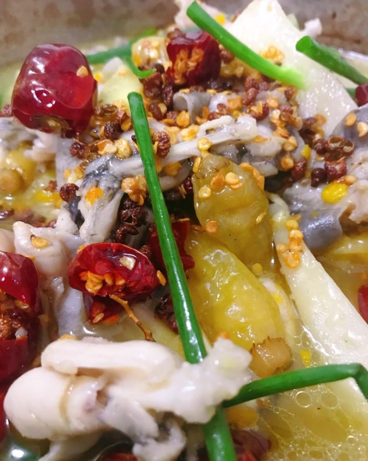 独家秘制 · 泡椒田鸡!