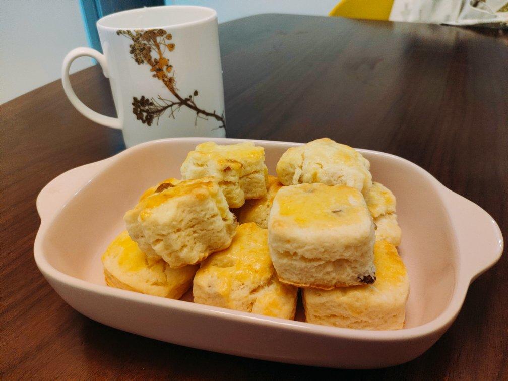 超级松软完美裂纹的司康-English scones
