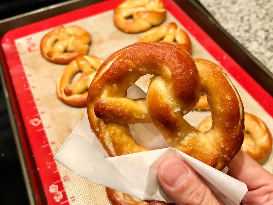 香软纽结饼 Soft Pretzel
