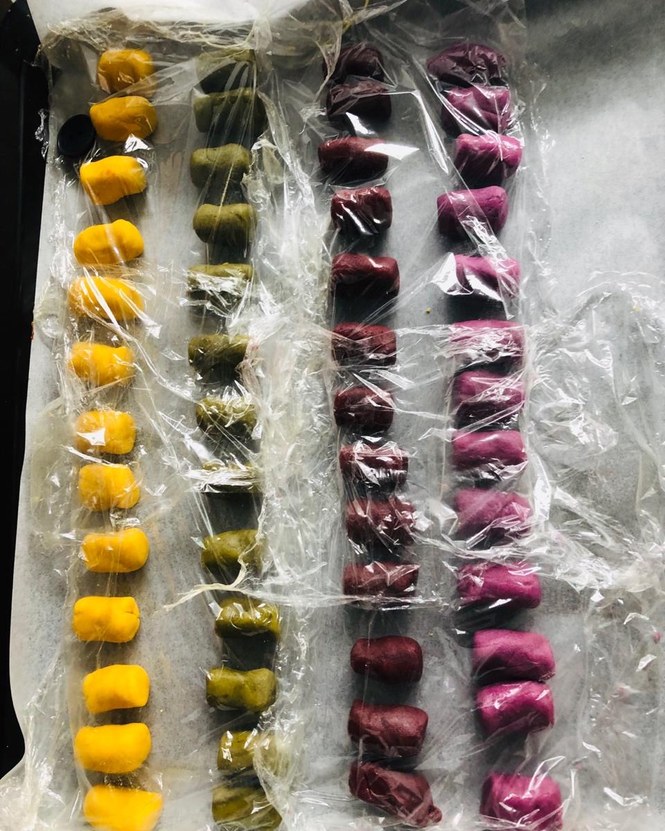和彩虹一样美腻的彩色紫薯蛋黄酥~~附紫薯馅的做法