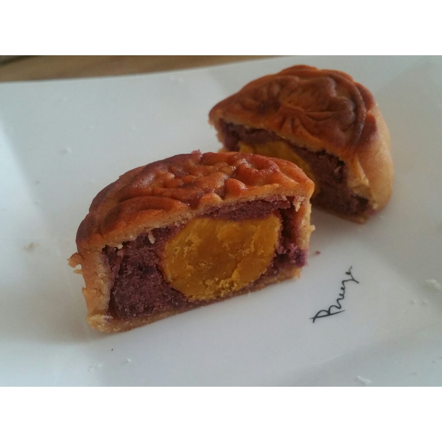 广式月饼—蛋黄莲蓉月饼