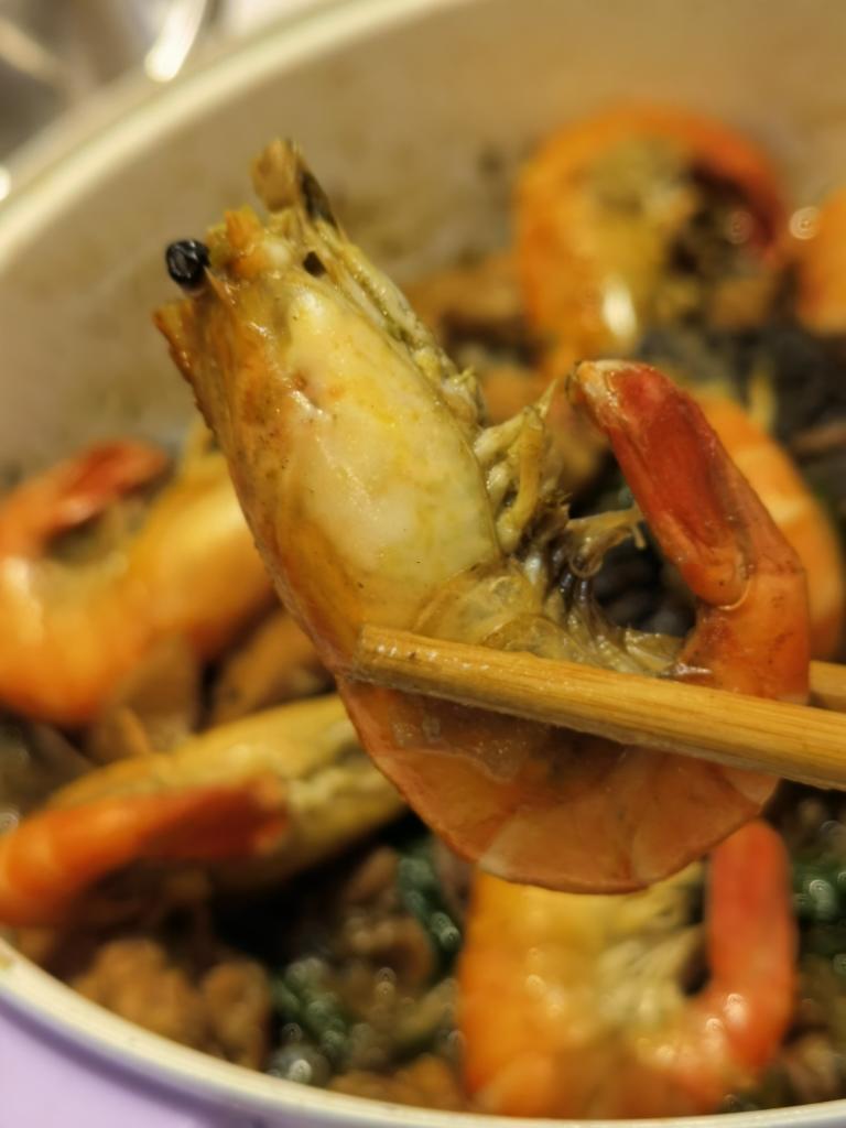 罗氏虾海参焖鸡