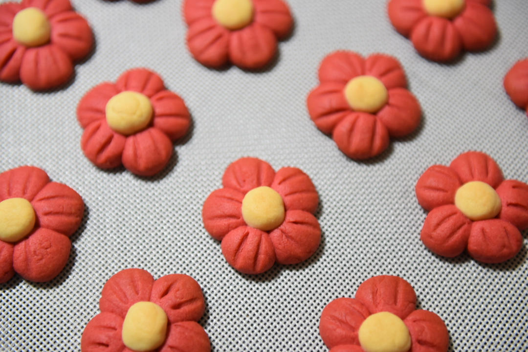 送你一朵小红花曲奇