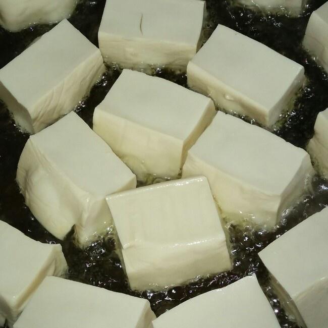客家煎焖豆腐的做法 步骤2