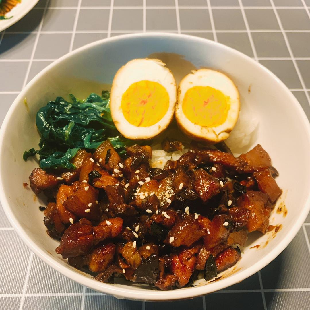 电饭锅卤肉饭