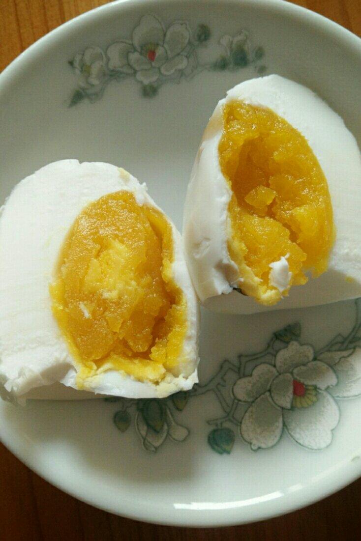 朴素的咸鸭蛋