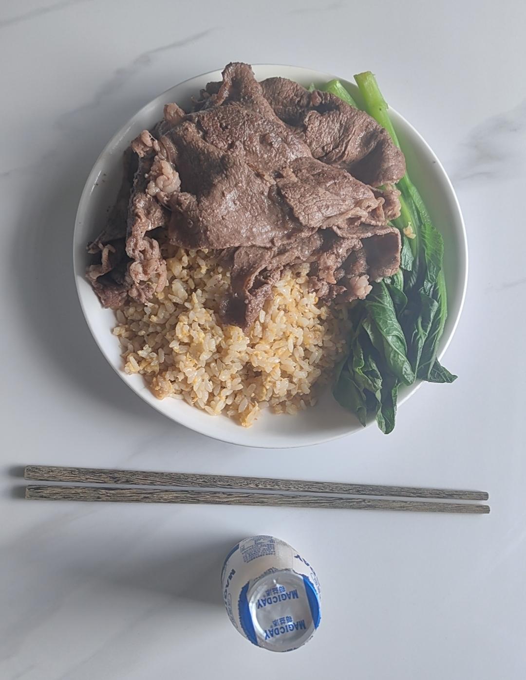 把梦想 化成了灶台上的一天又一天。