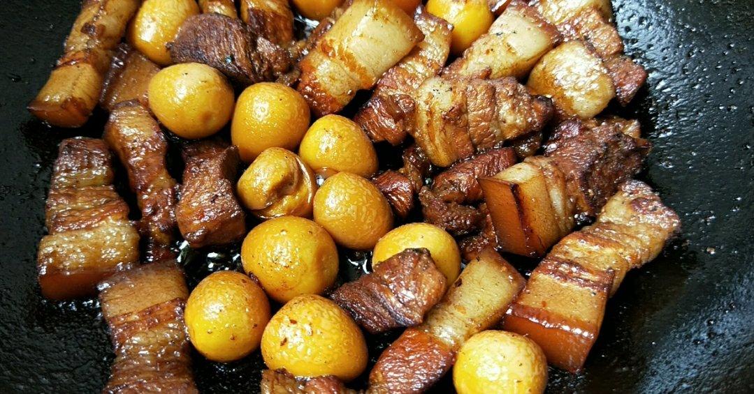 加了鹌鹑蛋后，这盘红烧肉，美味的逆天啦——鹌鹑蛋烧肉（孔瑶食谱）