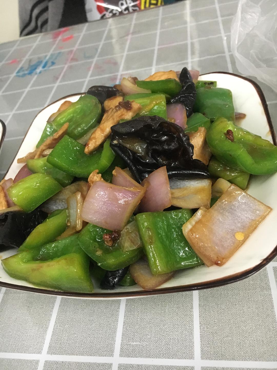 菜椒炒肉