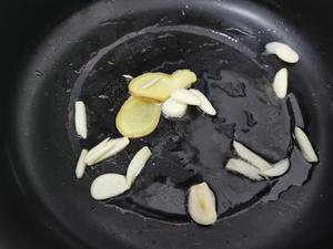 荷兰豆炒腊肠的做法 步骤4