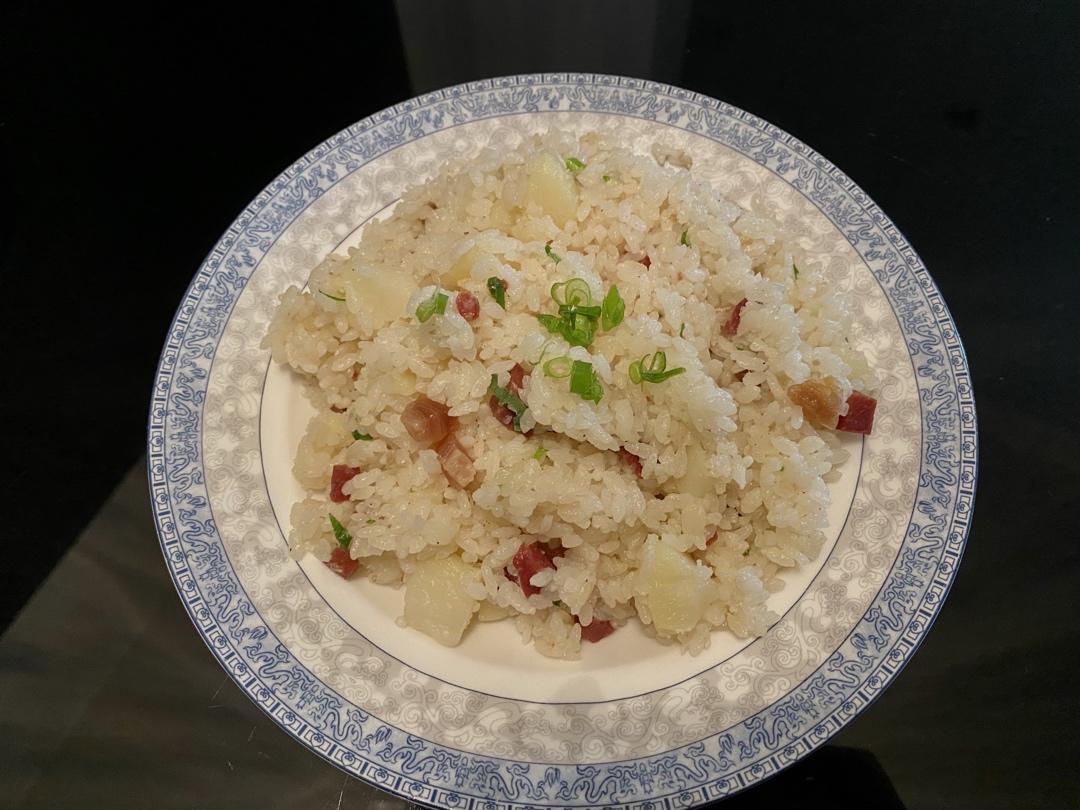 土锅菜谱--云南火腿土豆焖饭