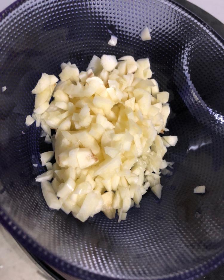 豆皮卷金针菇