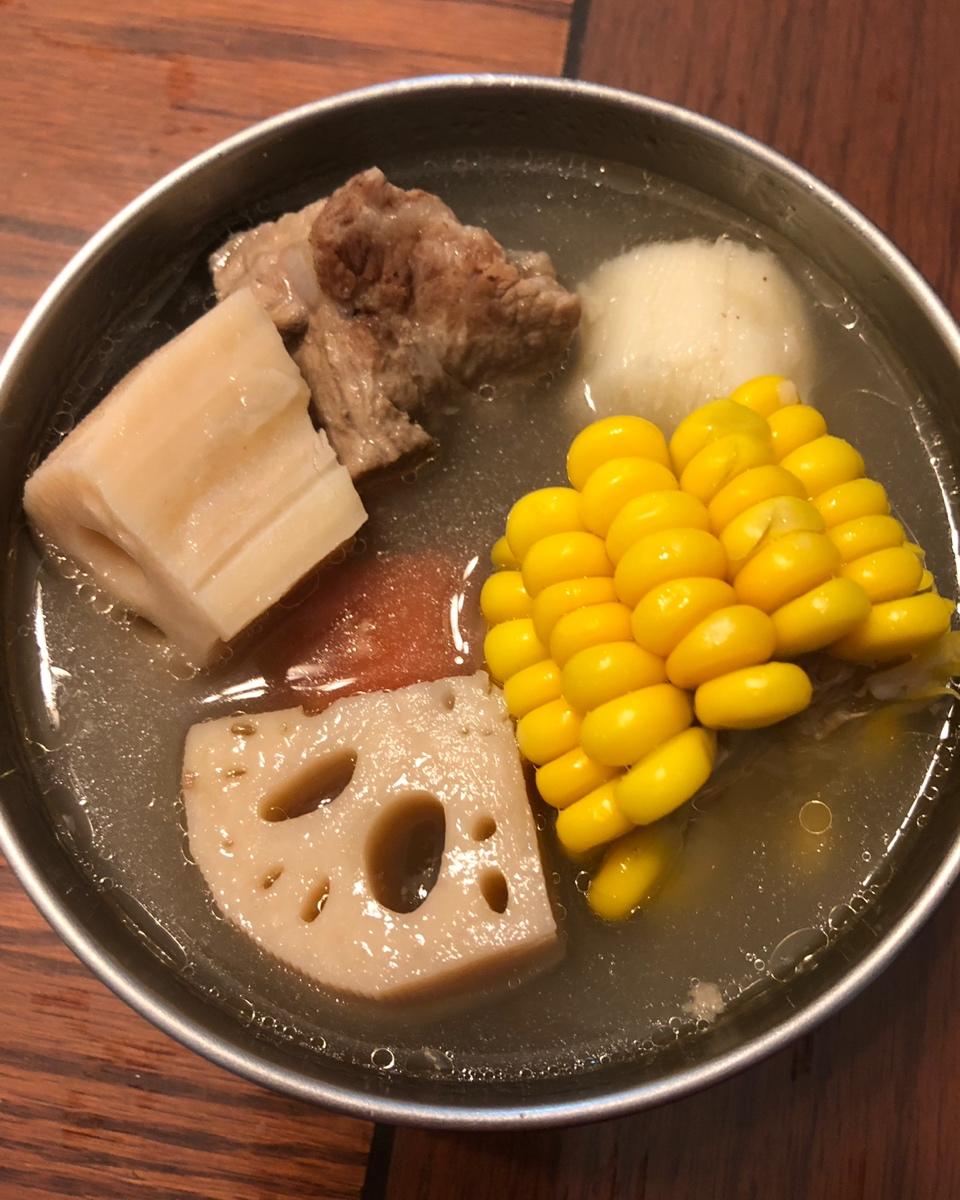 莲藕玉米排骨汤