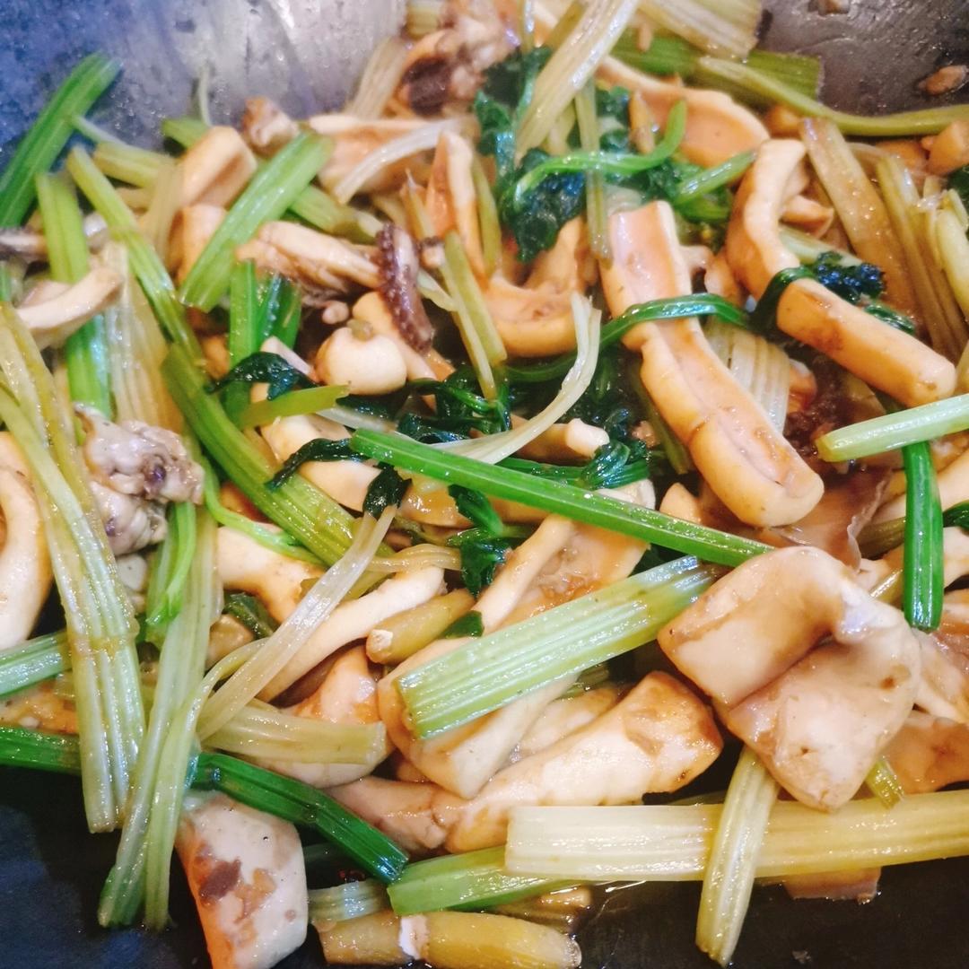 香芹爆炒鲜鱿