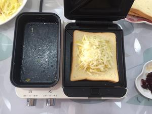 热压三明治🥪早餐机压万物（摩飞版）的做法 步骤8