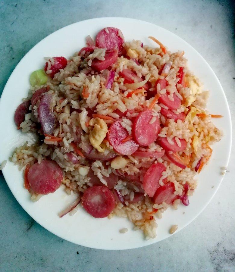 爆好吃的无敌腊肠炒饭