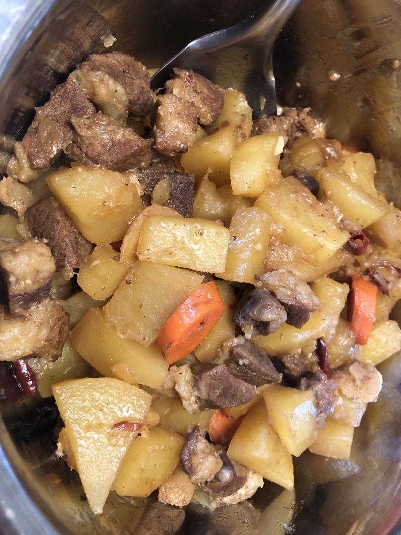 牛肉炖土豆