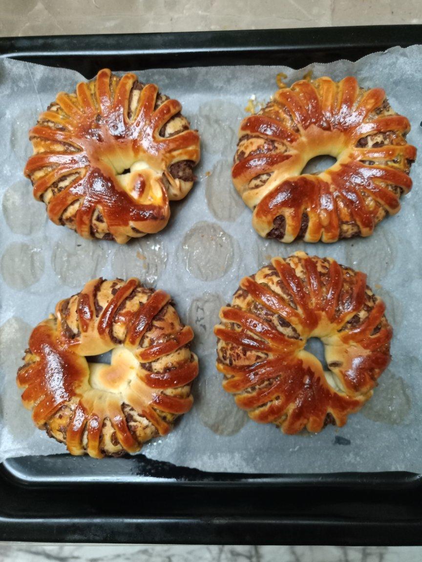 外酥里嫩的豆沙面包卷