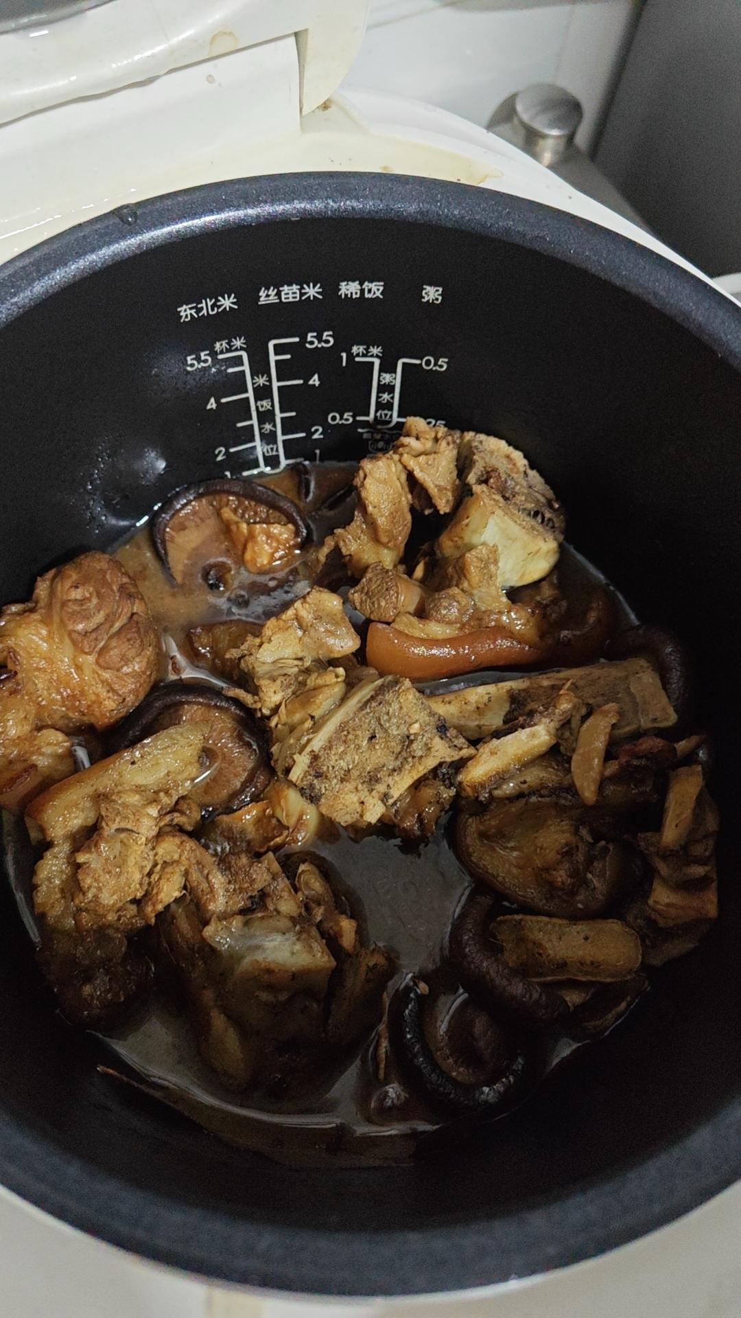 极简版红烧猪蹄（电饭煲）